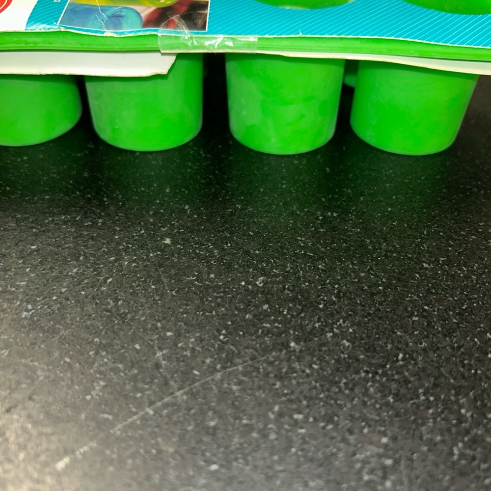 8-Cavity Shot Glass Silicone Mold “Way To Celebrate” - Picture 2 of 3